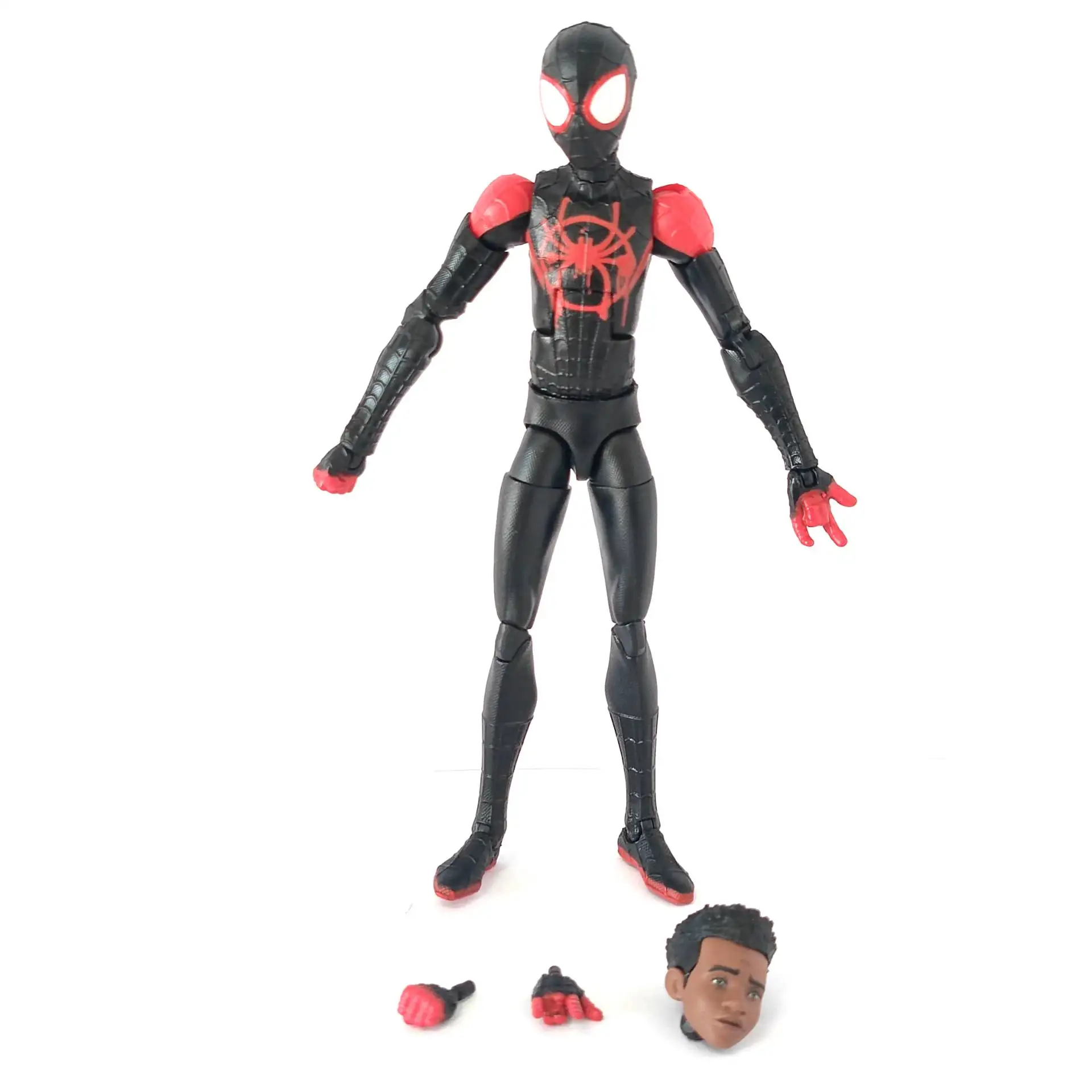 Model Kit Thousand Sunny - Marvel Legends Across The Spiderverse Wave
